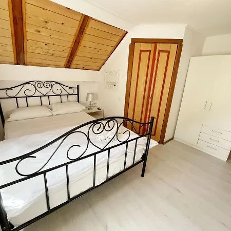 Quiet House 3*